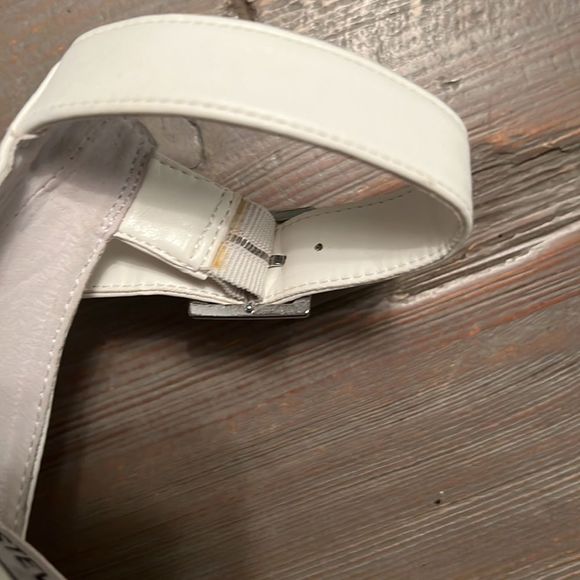 Steve Madden Scarlet Platform Foam Treaded White Wedge Sandal - 6 - Picture 11 of 12